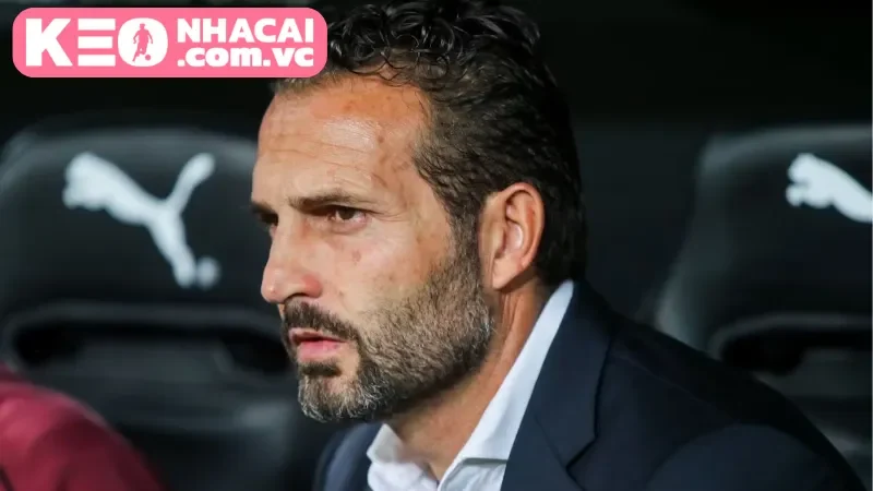 Tình hình lực lượng của Valencia và Espanyol trước giờ bóng lăn