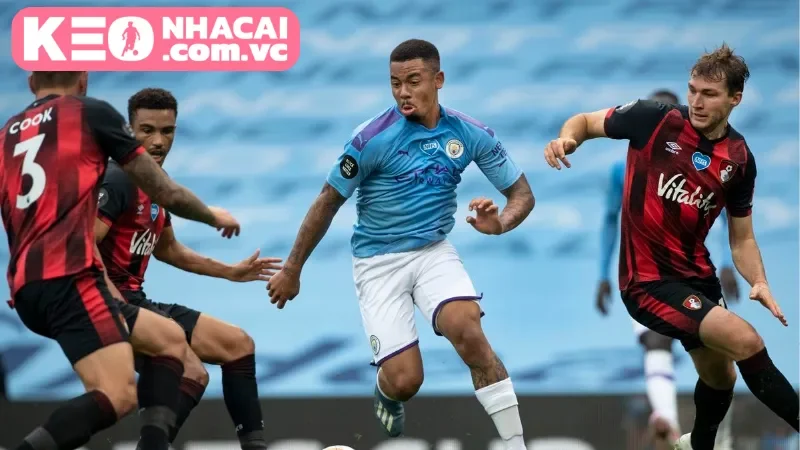 Cuộc đấu trí giữa hai phong cách đối lập